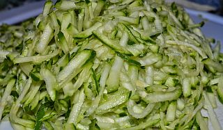 shredded-zucchini-preparation