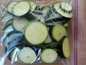 zucchini-sleces-in-bag